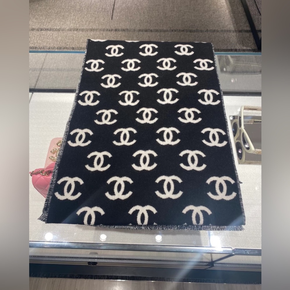 CHANEL Black and White CC Scarf